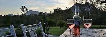 Tuckeroo Cottages & Gardens