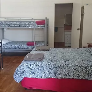 2* Hotel Bundaberg Park